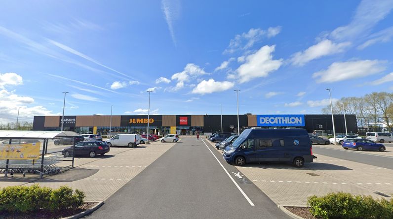 Oostende - Sea Shopping - Torhoutsesteenweg 699 - 705