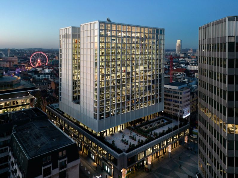 Multi Tower  - subletting 11th floor