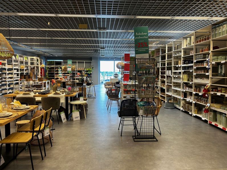 RETAIL PARK - SANDWEILER