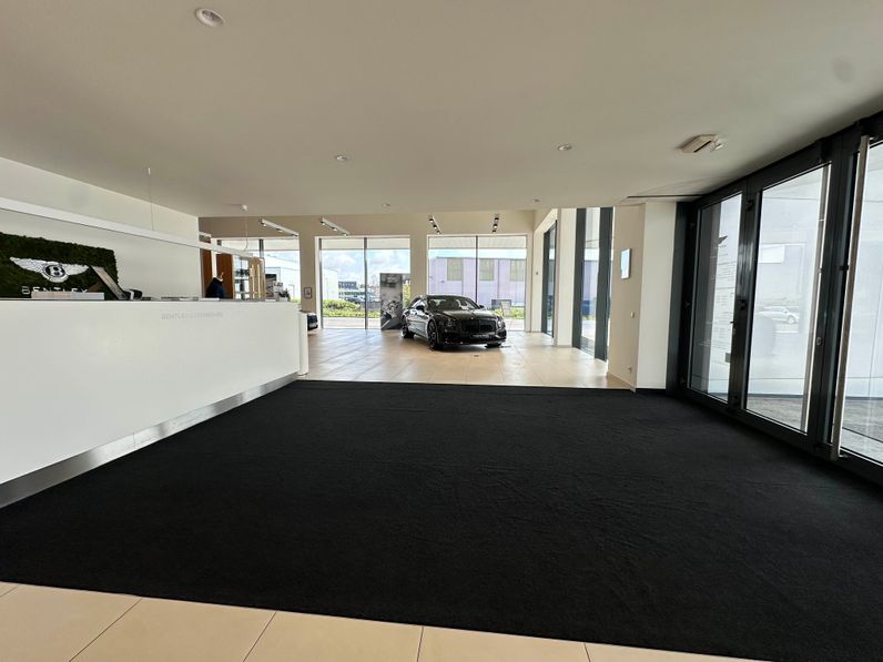 RAIFFEISEN 1 (F.T. GARAGE BENTLEY)