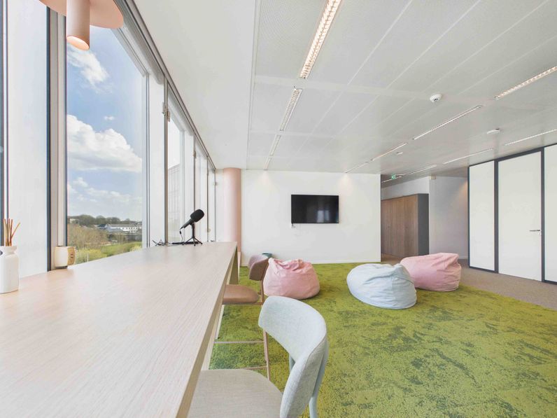 Corporate Village - Figueras - Subletting