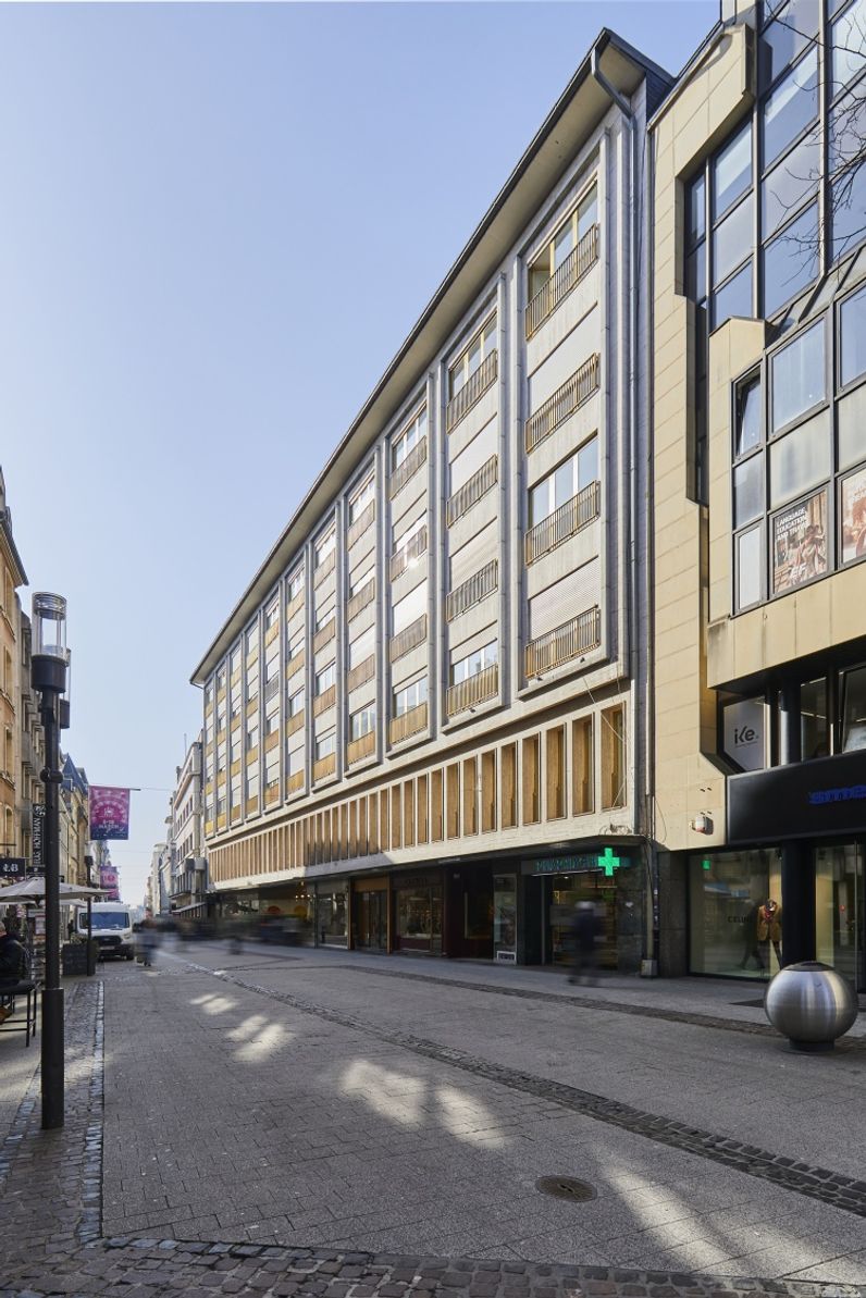 PORTE-NEUVE 11C - OFFICE