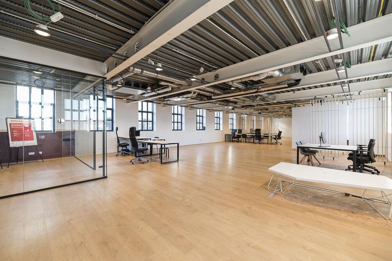 Docks Bruxsel - Business center - Signature