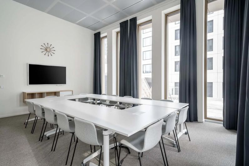 SPACES GASPERICH - KOCKELSCHEUER 18 (Cloche d'Or)