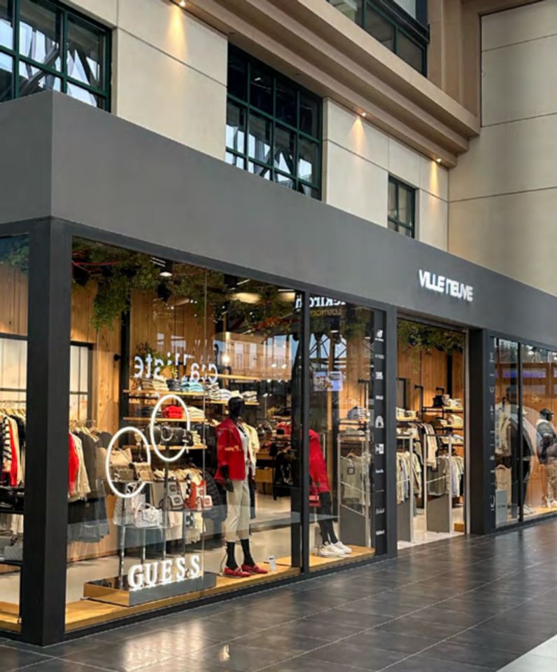 SHOPPING CENTER MASSEN