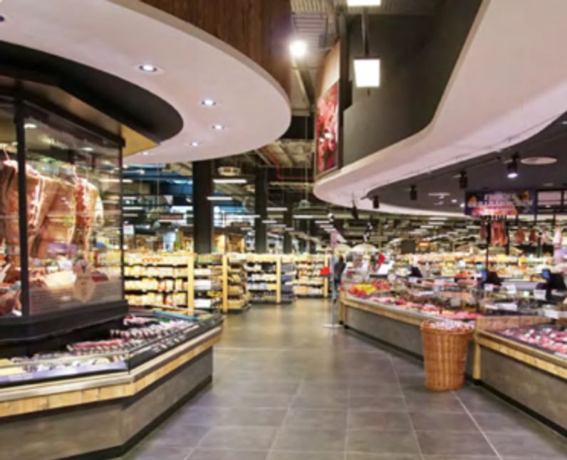 SHOPPING CENTER MASSEN