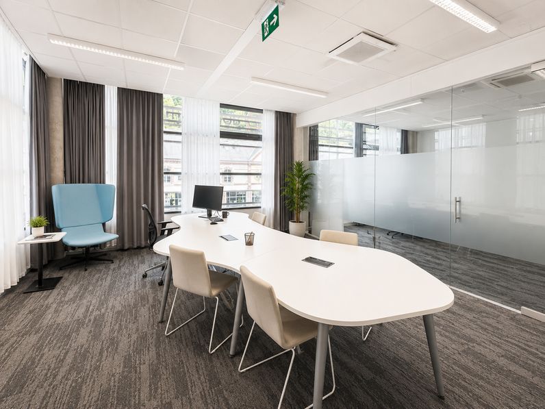 OFFICE CENTER DES RIVES DE CLAUSEN